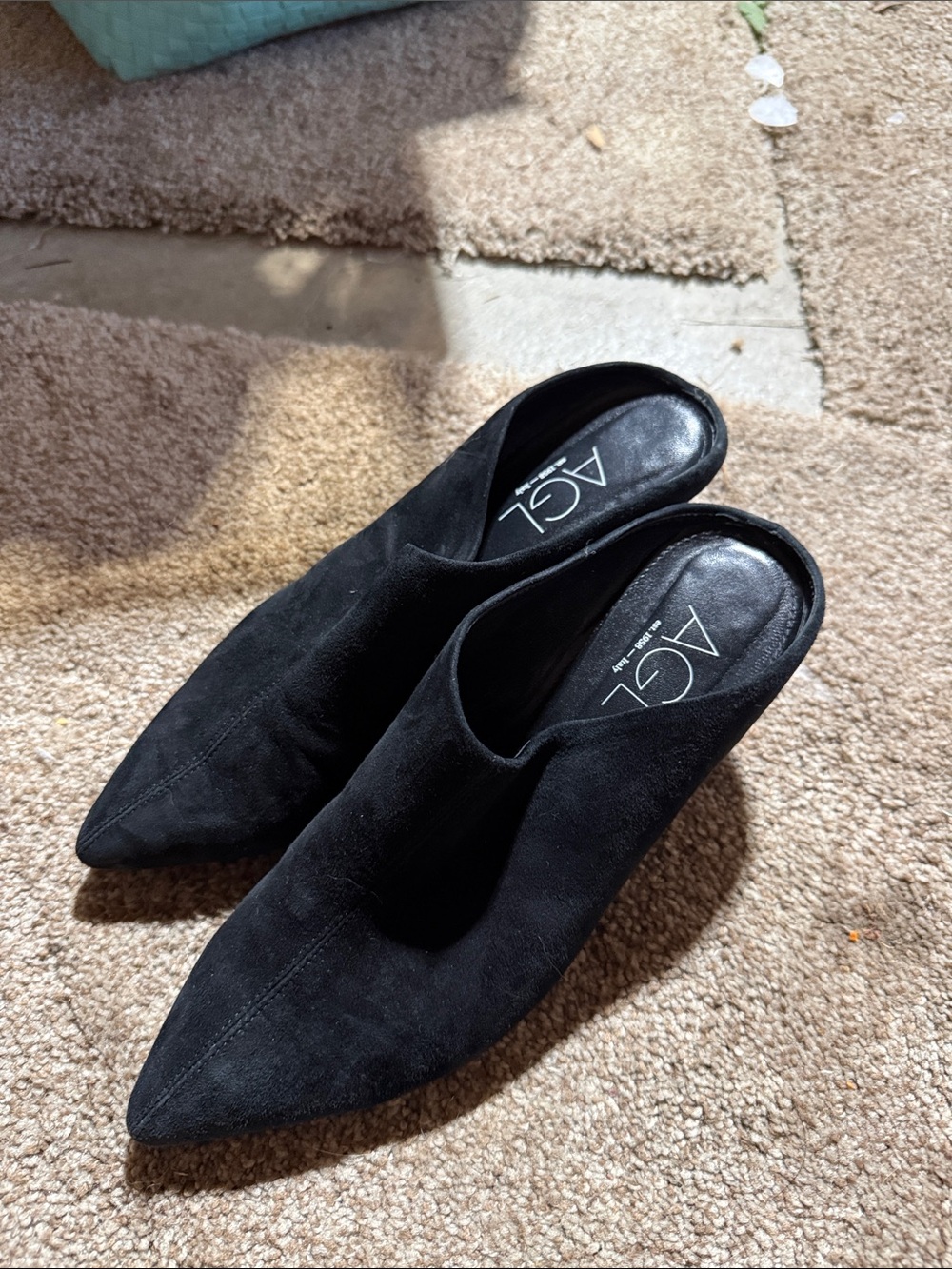 Agl Black Pointed-Toe Suede Mule